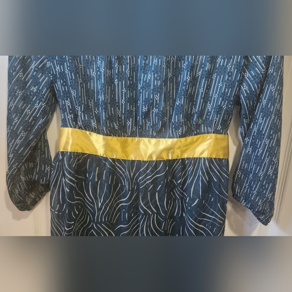 Liz Lange Maternity teal sheer blouse with gold attached belt size Large - Picture 7 of 9